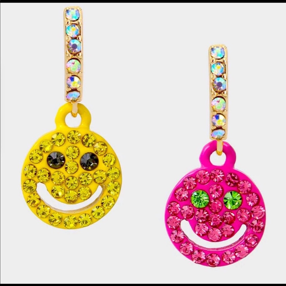 New Betsey Johnson
Smile Non-Matching Hoop Drop Earrings